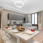 Vitruvio Palace - La Vista Apartments